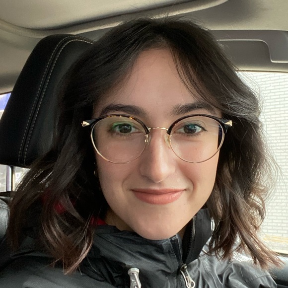 Meet your Posher, Alixe - Picture 1 of 1